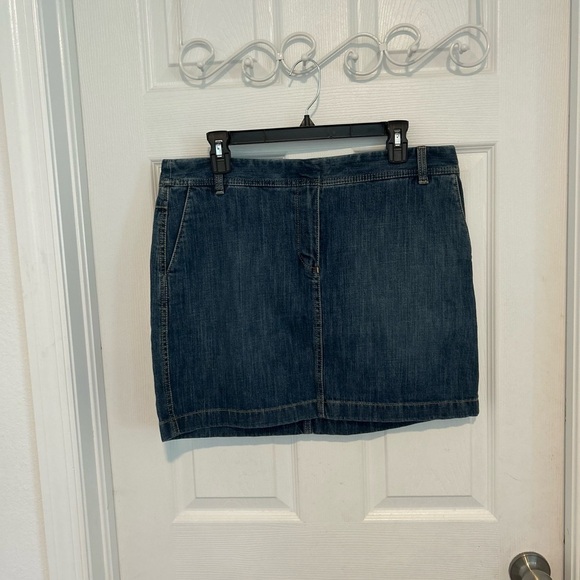 LOFT Dresses & Skirts - NWT Loft Classic Dark Blue Denim Mini Skirt. Size 12P